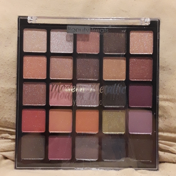 Eyeshadow & highlighter - Picture 2 of 5